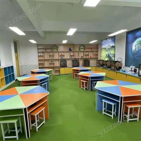 学生阅览室拼接桌 心理辅导教室组合桌 梯形 钢架扇形桌